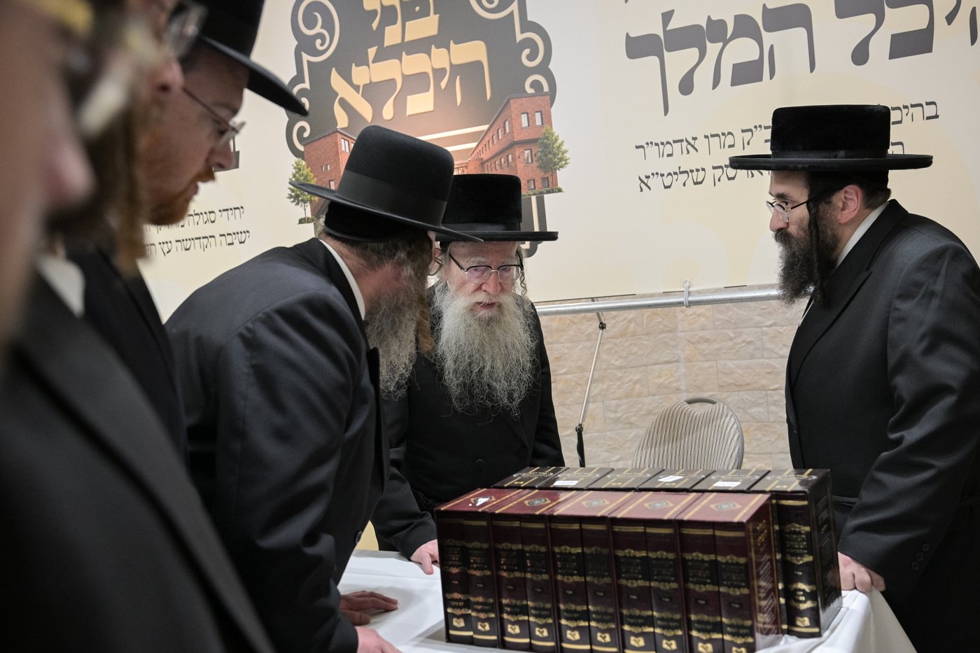 מעמד לטובת די ישיבה - בילד באקומען דעם 4טן סעפטעמבער 2026