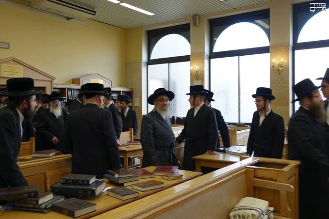 א באזוך אין עץ חיים ווילרייק - ארכיוו־בילד